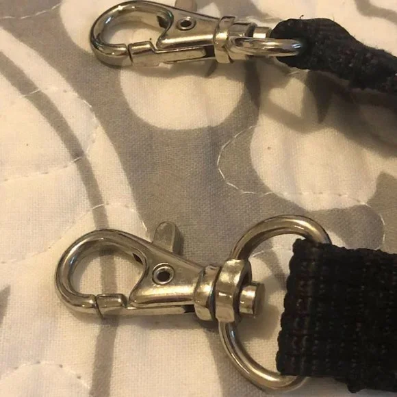 Women's black mesh crossbody strap. - Picture 2 of 3